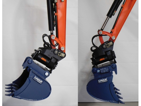 KX019 s powertiltem a lopatou