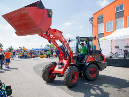 Nakladač Kubota R065